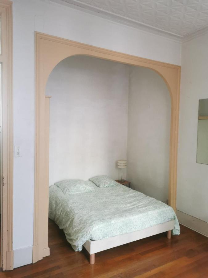 Bel Appartement Charme Ancien Dans Quartier Anime Grenoble Exterior foto